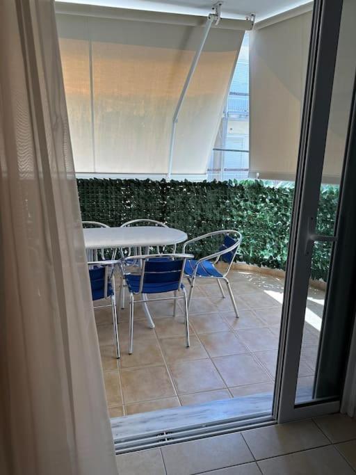 Riviera Beach, Seaside Spacious Apt. Anáviszosz Kültér fotó
