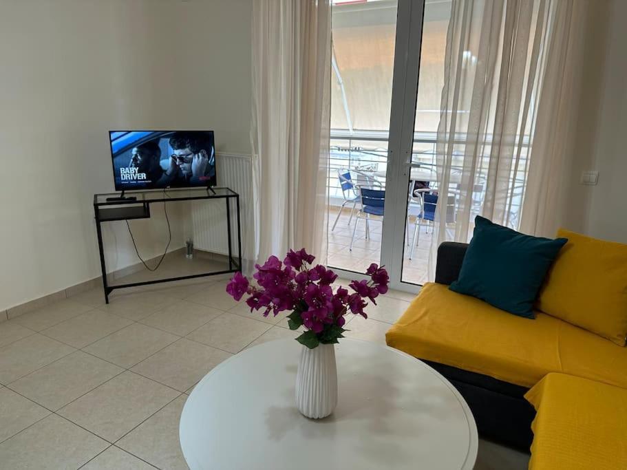 Riviera Beach, Seaside Spacious Apt. Anáviszosz Kültér fotó